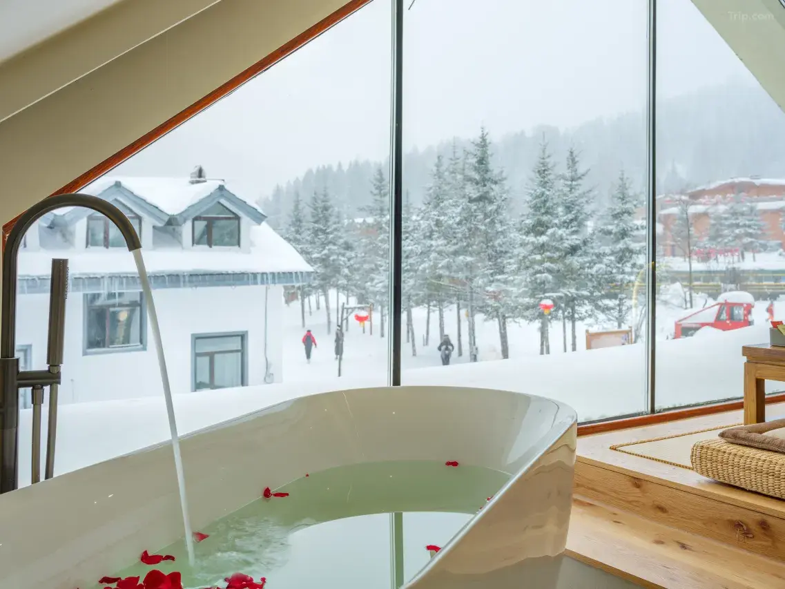 Harbin | luxury hotel with snow views
