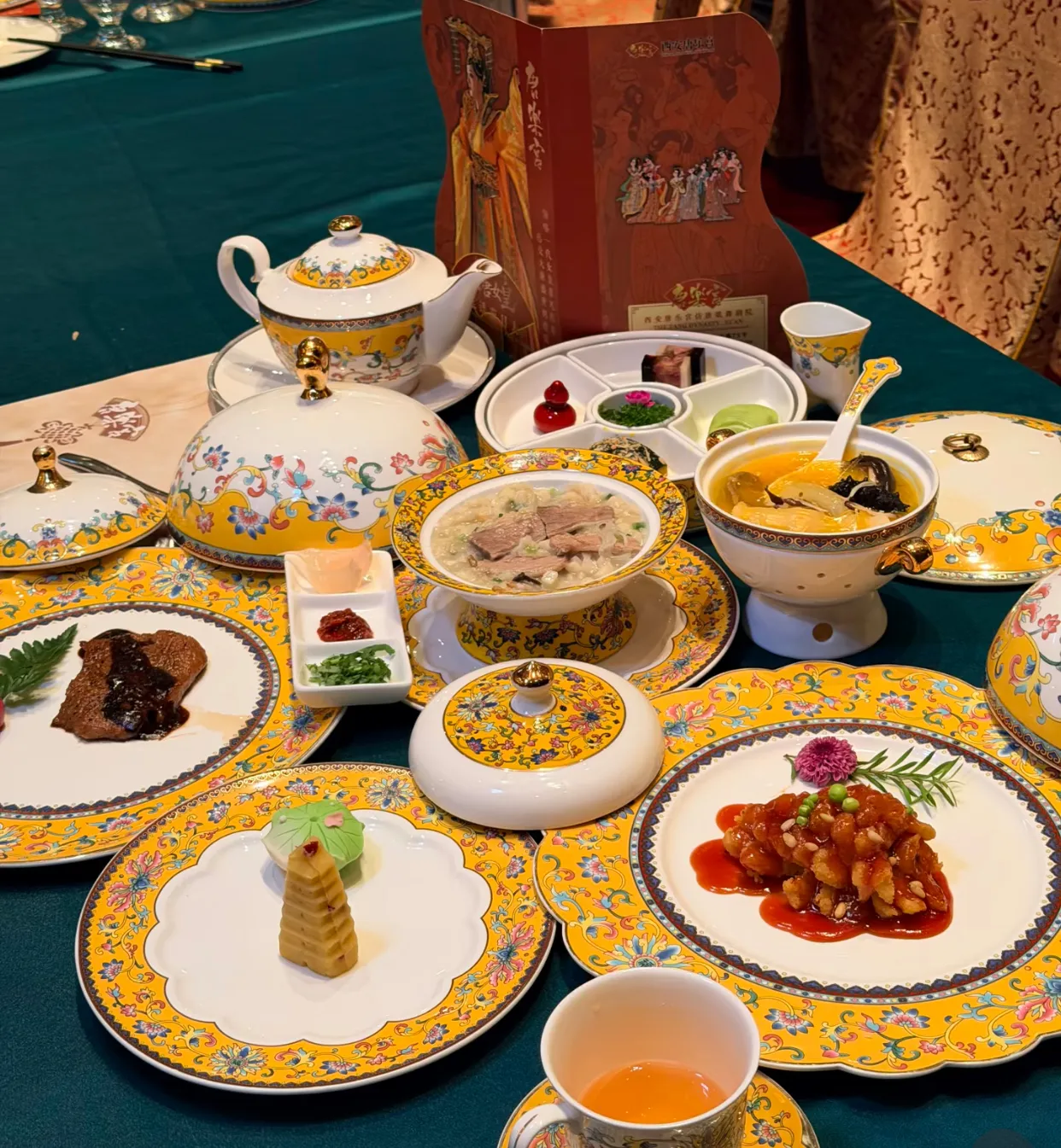 Tang Dynasty Palace Banquet & Show